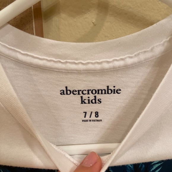 Boys Abercrombie shirt - Picture 2 of 2